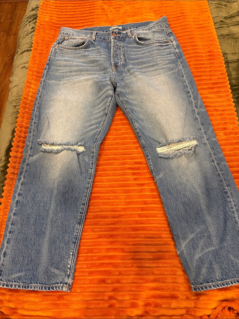 Hey Gang Relaxed Boyfriend Jeans in Light Blue Wash